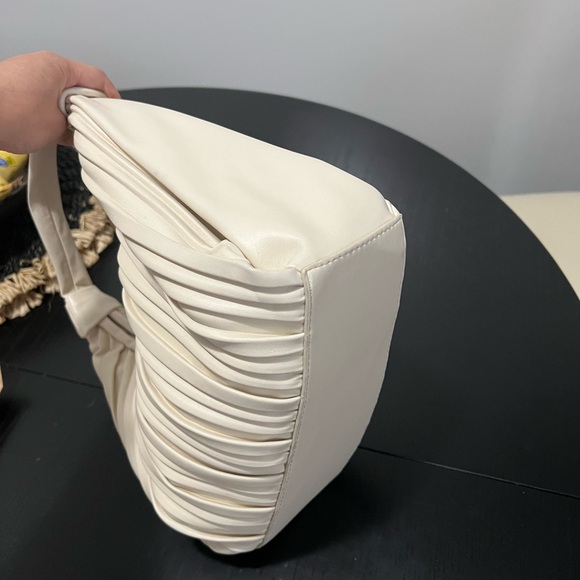 Mango pleated bag - Picture 3 of 14